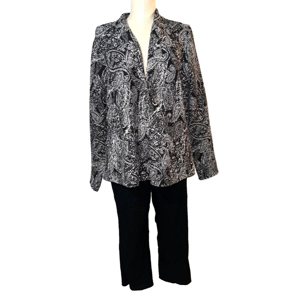 Chico’s Travelers Women’s 2Pc Knit Pant Suit Size 3/XL Jacket + Cropped Pants